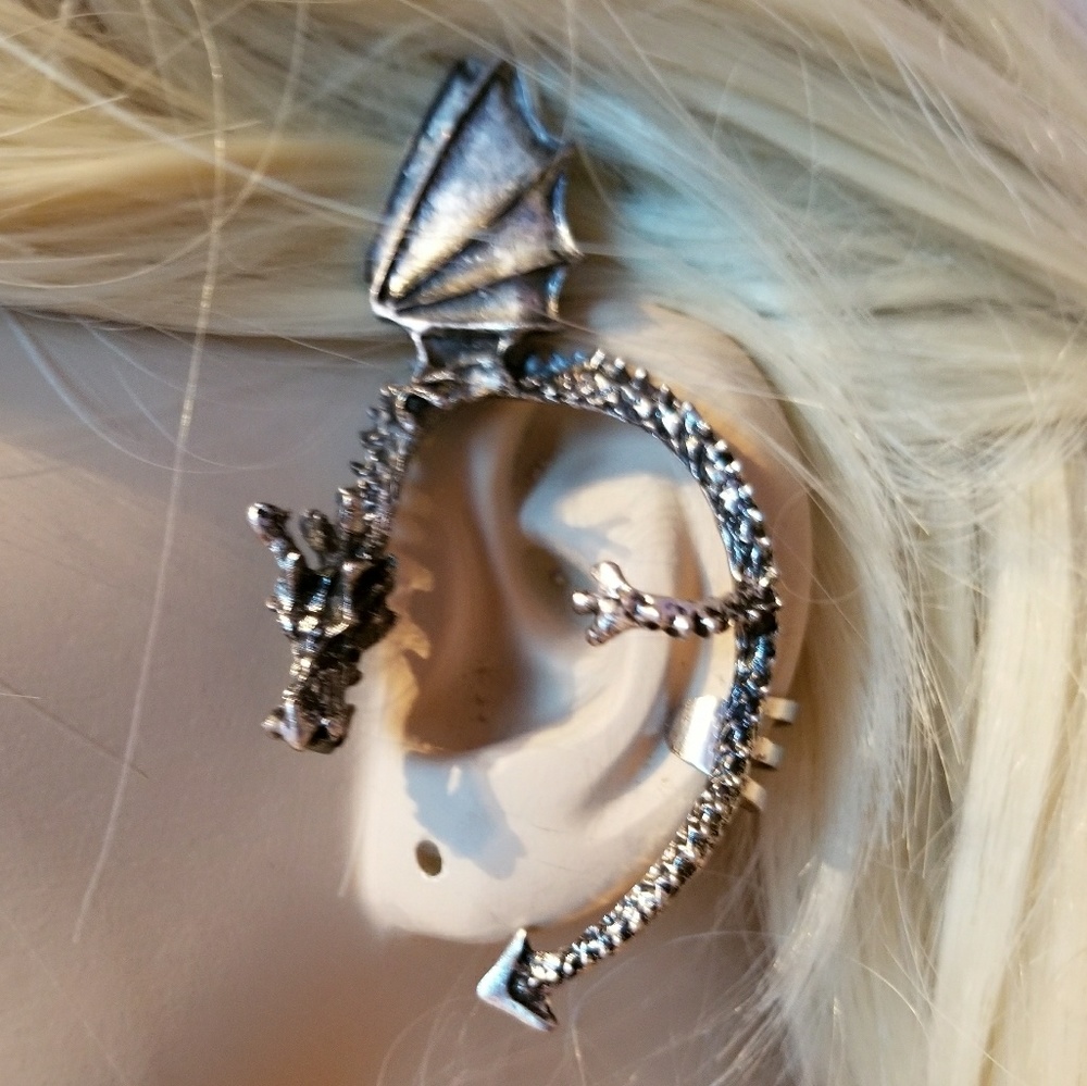 Flying Dragon Ear Cuff